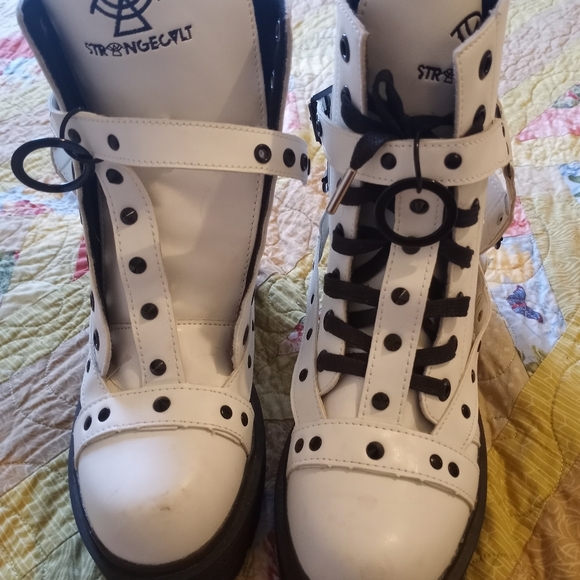 SOLD!! Strange Cvlt Disorder Bondage Boots Size 8 - Picture 6 of 7
